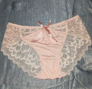 Lace Trim Briefs with Bow Detail
