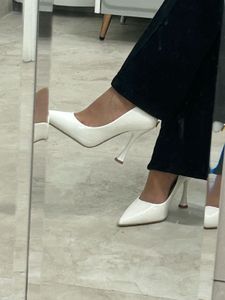 Chic White Patent Heels with Leopard Lining