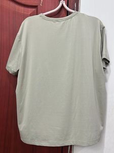 Direct Buy🌱- H&amp;M Rapid Dry Basic T-Shirt