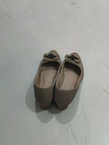 Chic Women's Beige Heels