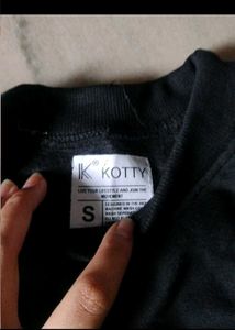 Basic Black Crewneck Sweatshirt