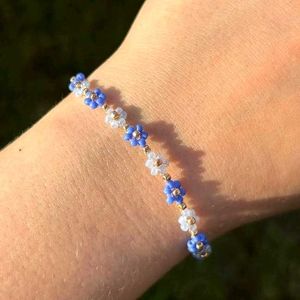 Handmade Beaded Flower Bracelet🐦