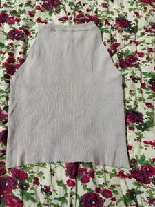 Ribbed Mock Neck Sleeveless Top