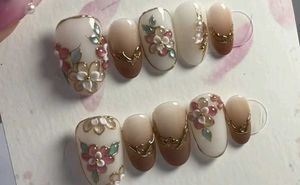 Exquisite Floral Press-On Nails