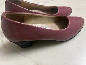 Elegant Mauve Ballerinas