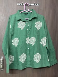 new Green Floral Embroidered Button-Up Shirt