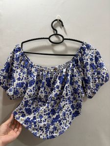 Blue printed  Floral Puff Sleeve Crop Top 💙