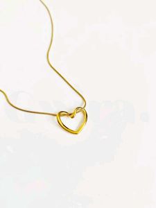 Elegant Gold Heart Pendant Necklace
