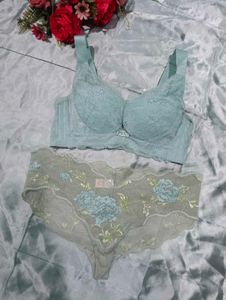 Lace Bra &amp; Panty Set