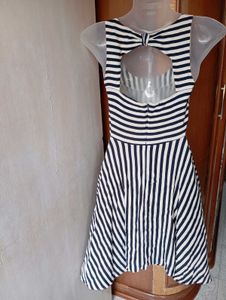 Chic Striped Sleeveless Summer Dress