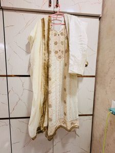Elegant Off-White Kurta Set with Gold Embroidery