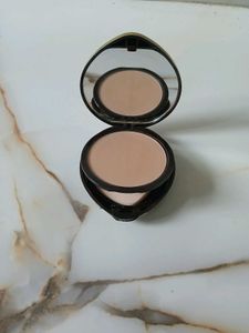 Deborah Milano Compact