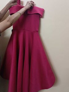 Chic Ruffle Dress with Sequin Bow