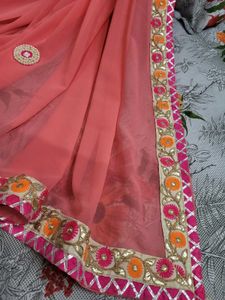 Beautiful Peach Saree with Heavy border nd Buttey❤