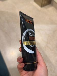 VLCC Charcoal Peel-Off Mask