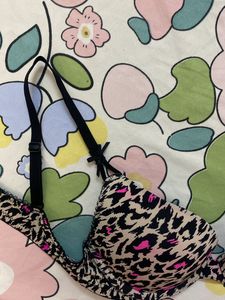 Final Sale Victorias Secret Pushup Bra 32B