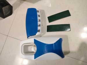 Automatic Toothpaste Squeezing Device