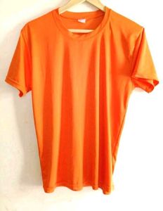 Men Solid Round Neck T shirt