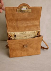 Chic Clutch