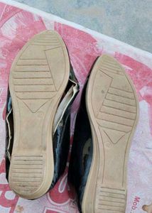 Stylish Black Patent Ballerinas