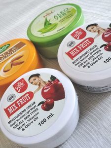 🎀Combo 4-Set Mix Fruit Moisturizing Cream❤️