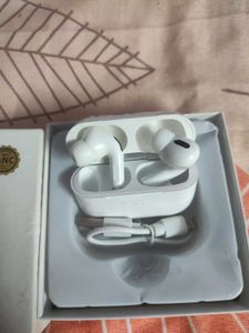 Premium Wireless Earbuds(white colour)