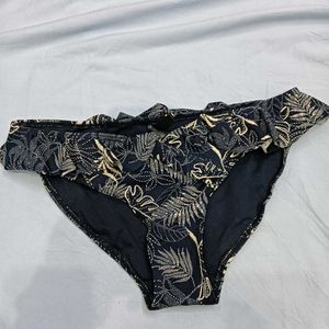 Stylish Bikini⚛️ Bottom with Tropical Print