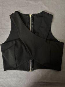 Black Sleeveless Crop Top