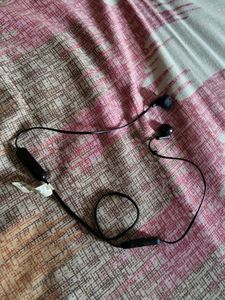 JBL TUNE 215BT Bluetooth Steroe earphones