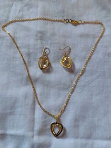 Neckless With Studs