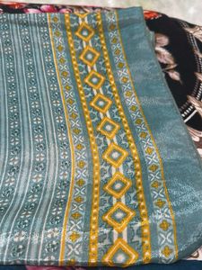 Beautiful Floral Print dupattas  🧣 …….COMBO OF 2�