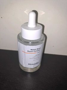 Minimalist maleic Bond repair serum