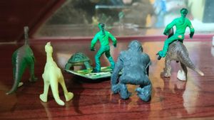 Dinosaur Adventure Figures Set