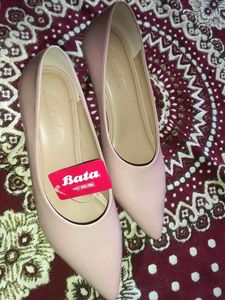 Bata Pink Pointed Toe Heels