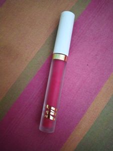 ..MyGlamm LIT Liquid Velvet Matte Lipstick..