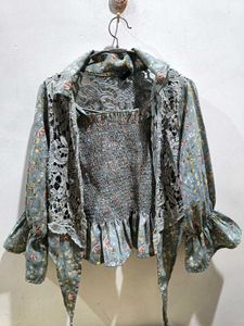 Chic Floral Lace Overlay Top size-M&L