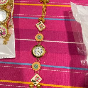 Elegant Gold Tone Bracelet Watch