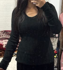 Classic Black V-Neck Long Sleeve Top