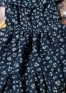 3 To 4 Years Babygirl Black White Flowers Frock