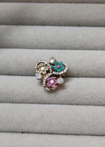 Cute Floral Ring with Crystals