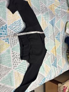 Stylish Black Cropped fleece sweatshirt