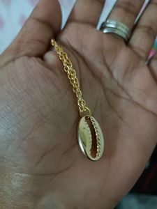 HANDMADE Shell Necklace