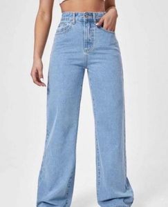 Stylish Grey Wide-Leg Jeans