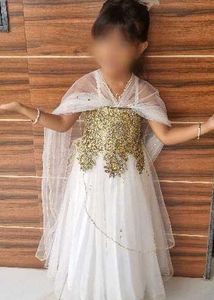 White &amp; Gold Embellished Ethnic Gown