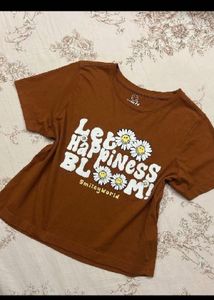 Cute Smiley Daisy Graphic T-Shirt