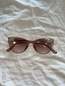 Stylish Cat-Eye Sunglasses