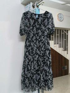 Chic Black Floral Dress