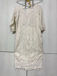 Elegant White Chikankari Kurta