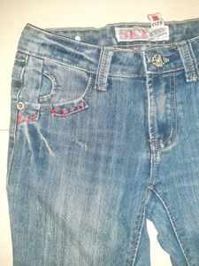 🤍 Y2K Inspired Style Vintage Blue Denim Capri