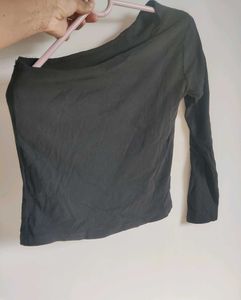 Chic Black One-Shoulder Top